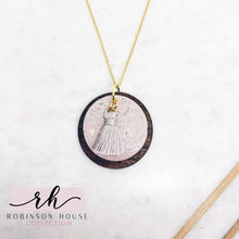 Load image into Gallery viewer, Disc Wood Necklace - Blush Cork
